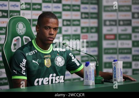 Sao Paulo, Brasilien. Januar 2024. SP - SAO PAULO - 01/15/2024 - PALMEIRAS, PRÄSENTATION - Caio Paulista während seiner offiziellen Präsentation als Palmeiras-Spieler bei einer Pressekonferenz im CT Barra Funda. Foto: Ettore Chiereguini/AGIF (Foto: Ettore Chiereguini/AGIF/SIPA USA) Credit: SIPA USA/Alamy Live News Stockfoto