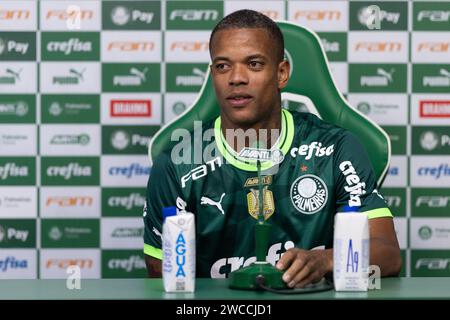Sao Paulo, Brasilien. Januar 2024. SP - SAO PAULO - 01/15/2024 - PALMEIRAS, PRÄSENTATION - Caio Paulista während seiner offiziellen Präsentation als Palmeiras-Spieler bei einer Pressekonferenz im CT Barra Funda. Foto: Ettore Chiereguini/AGIF (Foto: Ettore Chiereguini/AGIF/SIPA USA) Credit: SIPA USA/Alamy Live News Stockfoto