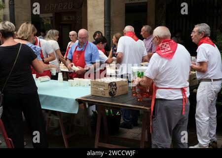 Restaurant- und Weinstand, fiesta San Mateo, Weinerntefest, Logroño, La Rioja, Spanien, Europa Stockfoto