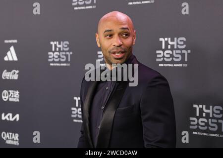 Thierry Henry kommt auf dem Grünen Teppich vor den Besten FIFA Football Awards 2023 im Apollo Theatre in London, Großbritannien. Januar 2024. (Foto: Mark Cosgrove/News Images) Credit: News Images LTD/Alamy Live News Stockfoto