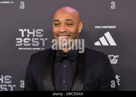 Thierry Henry kommt auf dem Grünen Teppich vor den Besten FIFA Football Awards 2023 im Apollo Theatre in London, Großbritannien. Januar 2024. (Foto: Mark Cosgrove/News Images) Credit: News Images LTD/Alamy Live News Stockfoto