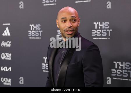 Thierry Henry kommt auf dem Grünen Teppich vor den Besten FIFA Football Awards 2023 im Apollo Theatre in London, Großbritannien. Januar 2024. (Foto: Mark Cosgrove/News Images) in, am 15.01.2024. (Foto: Mark Cosgrove/News Images/SIPA USA) Credit: SIPA USA/Alamy Live News Stockfoto