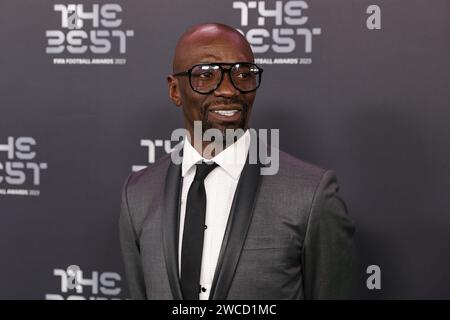 Claude Makélélé kommt auf dem Grünen Teppich vor den Besten FIFA Football Awards 2023 im Apollo Theatre in London, Großbritannien. Januar 2024. (Foto: Mark Cosgrove/News Images) Credit: News Images LTD/Alamy Live News Stockfoto