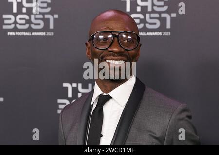 Claude Makélélé kommt auf dem Grünen Teppich vor den Besten FIFA Football Awards 2023 im Apollo Theatre in London, Großbritannien. Januar 2024. (Foto: Mark Cosgrove/News Images) Credit: News Images LTD/Alamy Live News Stockfoto