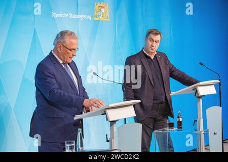 München, Deutschland. Januar 2024. Bayerns Ministerpräsident Markus Soeder ( CSU ), Innenminister Joachim Herrmann ( CSU ) bei der Pressekonferenz der bayerischen Landesregierung nach der Kabinettssitzung am 15. Januar 2024 in München. (Foto: Alexander Pohl/SIPA USA) Credit: SIPA USA/Alamy Live News Stockfoto