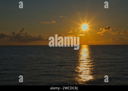 Sonnenuntergang über der Nordsee. Stockfoto