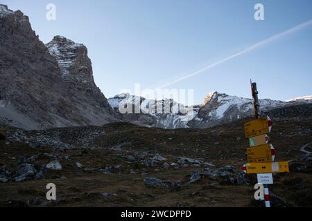 Parc Ela: Aufstieg von der Ela-Hütte zum Ela-Pass Stockfoto