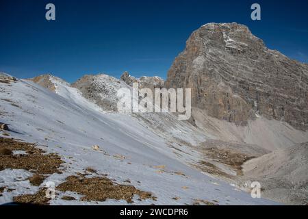 Parc Ela: Aufstieg von der Ela-Hütte zum Ela-Pass Stockfoto