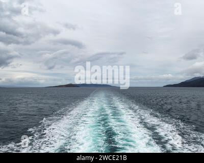 Sie überqueren den Beagle-Kanal auf dem Weg nach Ushuaia Stockfoto