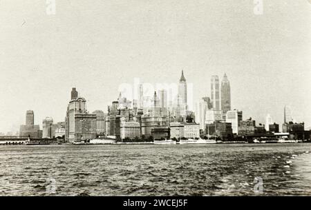 Foto vom Album einer italienischen jüdischen Familie (Jarach), die im Sommer 1933 nach New york und zur internationalen Expo in Chicago reiste. Hier ein Blick auf die Stadt New York in der Ferne Stockfoto