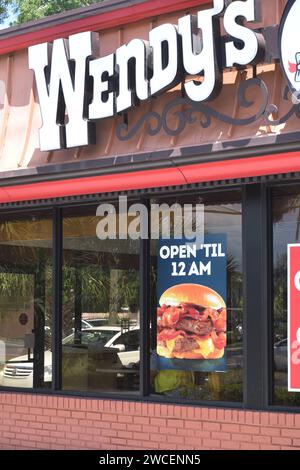 Zeichen im Fenster der Wendy's altmodischen Hamburger Restaurant Stockfoto