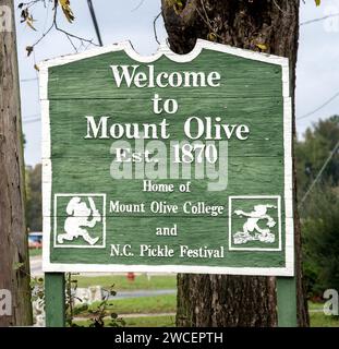 'Willkommen bei Mt. Olive' Zeichen in Mt. Olivenöl, NC, Nov. 10, 2015. Stockfoto