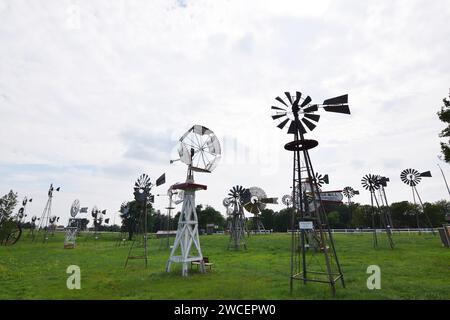 Windmühlen im Shattuck Windmill Museum and Park in Shattuck Oklahoma - Mai 2023 Stockfoto