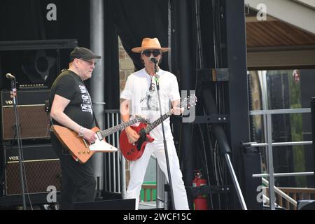 Cheap Trick trat in Sherman Texas auf, während eines Rege Shorted Konzerts am 3. Juli 2023. Rick Nielsen und Robin Taylor Zander Foto Stockfoto