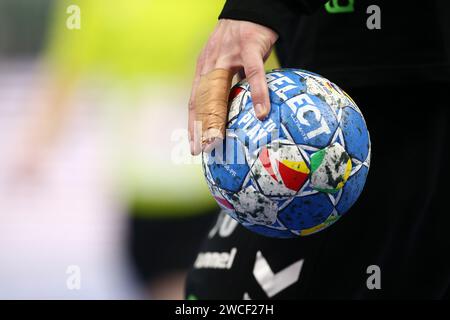 Berlin, Allemagne. Januar 2024. Ball Select Männer EHF Euro 2024, Handballspiel der Gruppe D zwischen Norwegen und Slowenien am 15. Januar 2024 in der Mercedes-Benz Arena in Berlin, Deutschland - Foto Piotr Matusewicz/DPPI Credit: DPPI Media/Alamy Live News Stockfoto