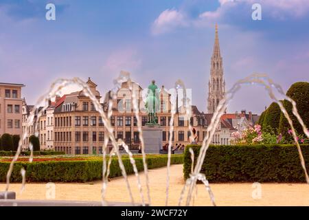 Typisch belgischen Häuser auf dem Mont des Arts Bereich in der Nacht in Brüssel, Belgien Stockfoto