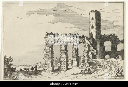 Ruine van Aqueduct, Anonym, nach Willem van Nieulandt (II), 1618 Druck in einer Landschaft, die bewachsene Ruine eines Aquädukts mit Turm befindet sich auf der rechten Seite. Links eine Straße mit Figuren und Eseln. Eine Stadt im Hintergrund. Print ist Teil einer Reihe römischer Ruinen und Küstenlandschaften nach einer Presseserie von Willem van Nieulandt. Amsterdamer Papierätzung Ruine eines Gebäudes  Architektur. Landschaft mit Ruinen Stockfoto