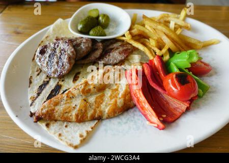 Traditionelle Türkische Küche Meatball Akhisar Kofte Stockfoto