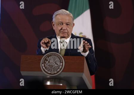 Mexiko-Stadt, Mexiko. Januar 2024. Der mexikanische Präsident Andres Manuel Lopez Obrador bei einer Pressekonferenz vor den Medien im Nationalpalast in Mexiko-Stadt. Am 15. Januar 2024 in Mexiko-Stadt, Mexiko (Credit Image: © Luis Barron/eyepix via ZUMA Press Wire) NUR REDAKTIONELLE VERWENDUNG! Nicht für kommerzielle ZWECKE! Stockfoto