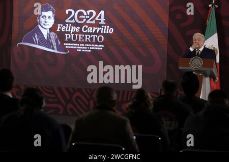 Mexiko-Stadt, Mexiko. Januar 2024. 15. Januar 2024, Mexiko-Stadt, Mexiko: Der Präsident von Mexiko, Andres Manuel Lopez Obrador, bei einer Pressekonferenz vor den Medien im Nationalpalast in Mexiko-Stadt. Am 15. Januar 2024 in Mexiko-Stadt, Mexiko (Foto: Luis Barron/Eyepix Group/SIPA USA). Quelle: SIPA USA/Alamy Live News Stockfoto