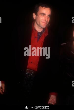 Beverly Hills, Kalifornien, USA 20. November 1996 Schauspieler Daniel Day Lewis besucht am 20. November 1996 die ÒThe CrucibleÓ-Premiere im Samuel Goldwyn Theatre in Beverly Hills, Kalifornien. Foto: Barry King/Alamy Stock Photo Stockfoto