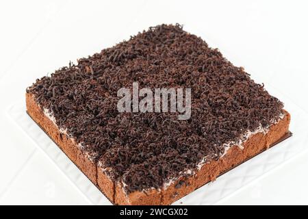 Schoko-Schwammkuchen in Scheiben mit geschreddertem Schokoladenbelag, Kuchen Potong Cokelat Stockfoto
