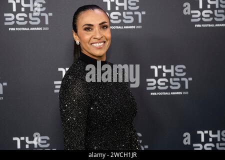 London, Großbritannien. Januar 2024. Der ehemalige brasilianische Fußballspieler Marta kommt am 15. Januar 2024 bei den Best FIFA Football Awards 2023 in London, Großbritannien. Quelle: Stephen Chung/Xinhua/Alamy Live News Stockfoto