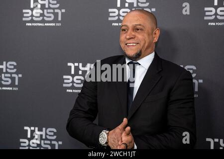 London, Großbritannien. Januar 2024. Der ehemalige brasilianische Fußballspieler Roberto Carlos kommt am 15. Januar 2024 bei den Best FIFA Football Awards 2023 in London an. Quelle: Stephen Chung/Xinhua/Alamy Live News Stockfoto