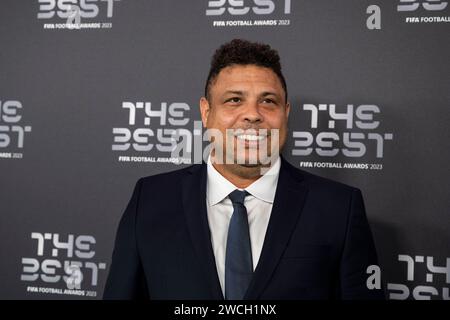 London, Großbritannien. Januar 2024. Der ehemalige brasilianische Fußballspieler Ronaldo kommt am 15. Januar 2024 bei den Best FIFA Football Awards 2023 in London, Großbritannien. Quelle: Stephen Chung/Xinhua/Alamy Live News Stockfoto