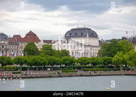 Zürich, Schweiz - 12. Juni 2018 : das Opernhaus Zürich ist ein Opernhaus in Zürich. Stockfoto