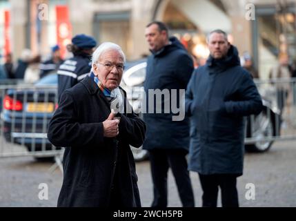 Amsterdam Niederlande 15. Januar 2024 Gäste kommen zum jährlichen Neujahrsempfang der niederländischen Könige im Palast am Damm an. Herman Tjeenk Willink vip, vips, Gasten, koninkijke paleis, Nieuwjaarsontvangsten, nieuwjaars, Empfang, Ontvangst, Stockfoto