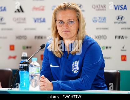 Aktenfoto vom 15.08.2023 von Englands Cheftrainer Sarina Wiegman, die eine Vertragsverlängerung unterzeichnet hat, die bis zur Frauen-Weltmeisterschaft 2027 läuft. Ausgabedatum: Dienstag, 16. Januar 2024. Stockfoto