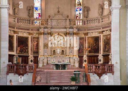 Hauptaltar im Hauptschiff in Cattedrale di Santa Maria Annunciata (Verkündigung der Jungfrau Maria Kathedrale) im historischen Zentrum von Vicenza, Provinz von Stockfoto