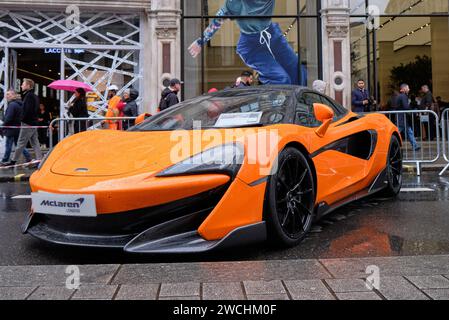 Orange McLaren Auto auf der Autoshow im Zentrum von London Stockfoto