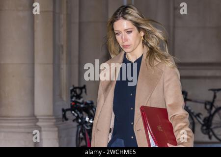 Downing Street, London, Großbritannien. Januar 2024. Laura Trott, MBE-Abgeordnete, Chief Secretary of the Treasury, nimmt an der wöchentlichen Kabinettssitzung in der Downing Street 10 Teil. Foto: Amanda Rose/Alamy Live News Stockfoto