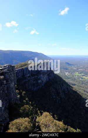 Felsiger Bluff in der Wildnis vom Pinnacle bei den Grampians in Victoria Stockfoto