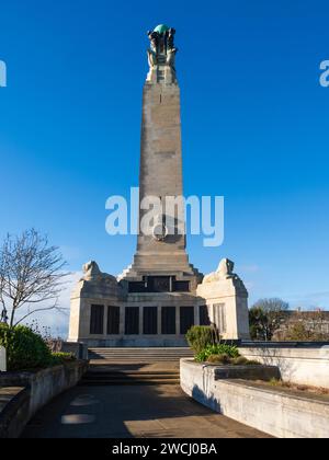 Das Marinekrieg Memorial auf Plymouth Hoe, Devon, Großbritannien, erinnert an über 25000 Seeleute, die im 1. Und 2. Weltkrieg verloren gegangen sind Stockfoto