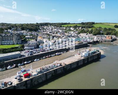 Fischerboote Padstow Cornwall britische Drohne, Luft, Blick aus der Luft Stockfoto
