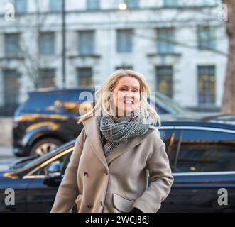 London, Großbritannien. Januar 2024. Esther McVey Minister ohne Portfolio kommt zur wöchentlichen Kabinettssitzung ins Kabinettsbüro Credit: Richard Lincoln/Alamy Live News Stockfoto
