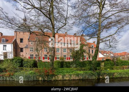 Der Diebesturm oder Gefängnisturm ein Nationaldenkmal in Muurhuizen (Mauerhäuser), das Teil der alten Stadtmauer um das Zentrum von Amersfoort, Niederlande, ist. Stockfoto