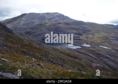 Der Munro „Beinn Liath Mhor“ vom Pfad zum Corbett „Sgorr nan Lochan Uaine“ in Torridon, Scottish Highlands, Schottland, Großbritannien. Stockfoto