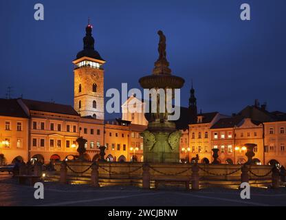 Samson Brunnen am Ottokar II Platz in Ceske Budejovice. Tschechische Republik Stockfoto