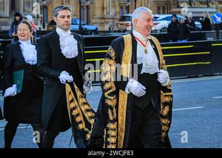 London, Großbritannien. Januar 2024. Sir Lindsay Hoyle, der gegenwärtige Sprecher des Unterhauses, und sein Stab begeben sich zum und vom Thanksgiving Service für den ehemaligen Sprecher des Unterhauses, Betty Boothroyd, der letztes Jahr starb. Der Gottesdienst fand in der St. Margaret’s Church in Westminster statt. Quelle: Imageplotter/Alamy Live News Stockfoto