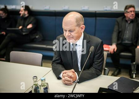 Berlin, Deutschland. Januar 2024. Bundeskanzler Olaf Scholz (SPD) nimmt an der Fraktionssitzung seiner Partei Teil. Quelle: Kay Nietfeld/dpa/Alamy Live News Stockfoto