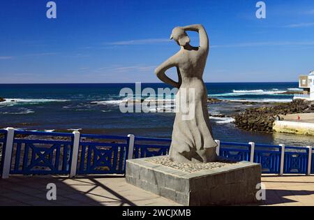 Monumento Al Pescador Statue von Paco Curbel. El Cotillo, Fuerteventura, Kanarische Inseln, Spanien. Stockfoto