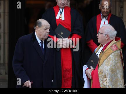 London, Großbritannien. Januar 2024. Image © lizenziert für Parsons Media. 16/01/2024. London, Vereinigtes Königreich. Thanksgiving für Betty Boothroyd. Sir Nicholas Soames, ehemaliger Abgeordneter und Enkel von Winston Churchill, nimmt an einem Thanksgiving-Gottesdienst für Leben und Werk des Rt Hon Teil. Die Baroness Boothroyd findet in der St Margaret's Church Westminster Abbey in London statt. Foto: andrew parsons/Alamy Live News Stockfoto