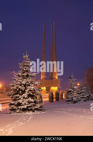 Drei Bajonett Monument im Park Sieger in Witebsk. Weißrussland Stockfoto