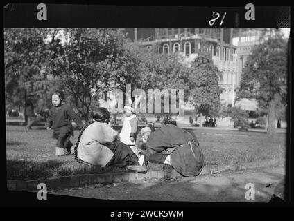 Ein Picknick auf dem Portsmouth Square, Chinatown, San Francisco Stockfoto