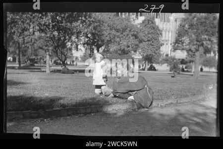 Ein Picknick auf dem Portsmouth Square, Chinatown, San Francisco Stockfoto