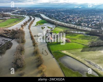 Dorsten, Nordrhein-Westfalen, Deutschland - Hochwasser an der Lippe, Fluss im Ruhrgebiet, die Felder, die landwirtschaftlichen Flächen der Bauern neben dem W Stockfoto